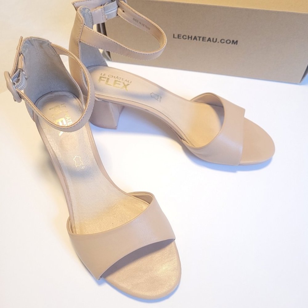 LE CHÂTEAU Nude Leather Sandals Size 7